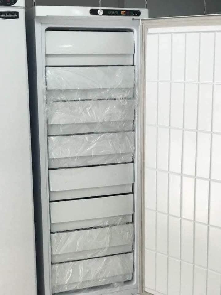 فريزة الحافظ 13 قدم تبريد هواء لون أبيض