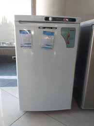 جمادة الحافظ 6 قدم تبريد ثلج حصراً لون أبيض أو فضي